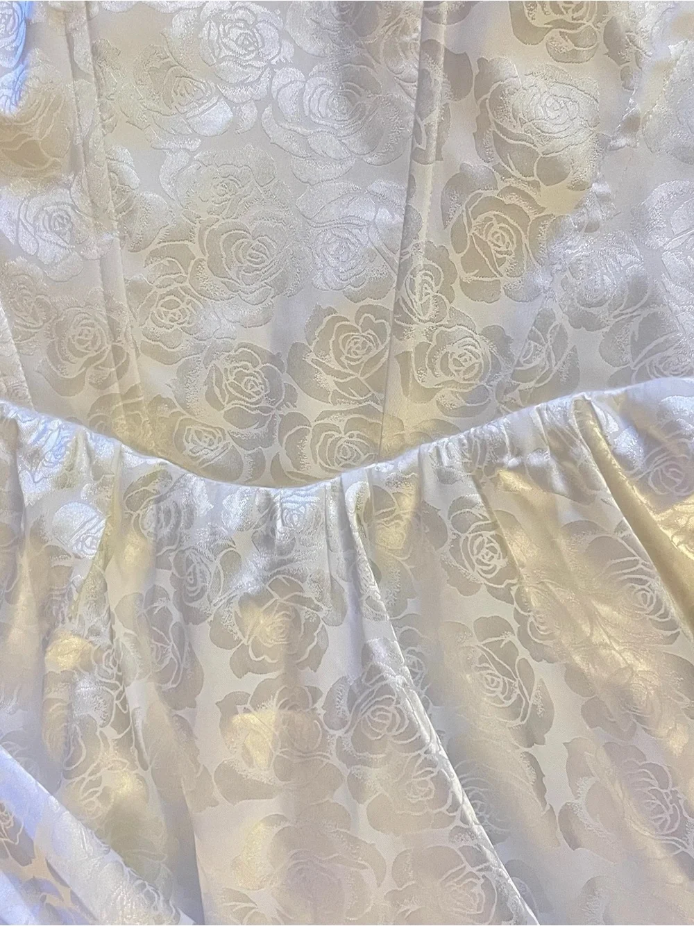 Nina square neckline